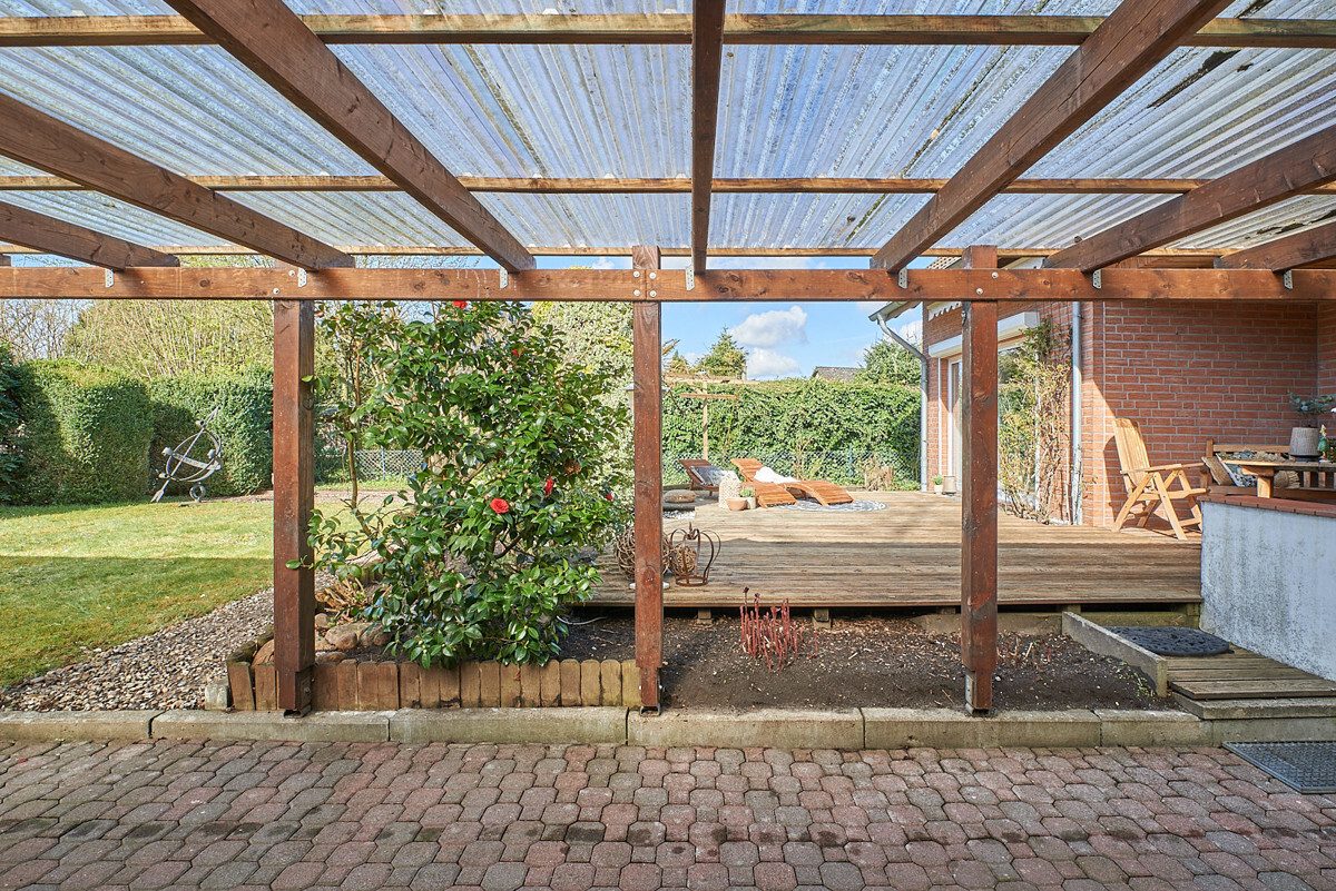 Covered shed area