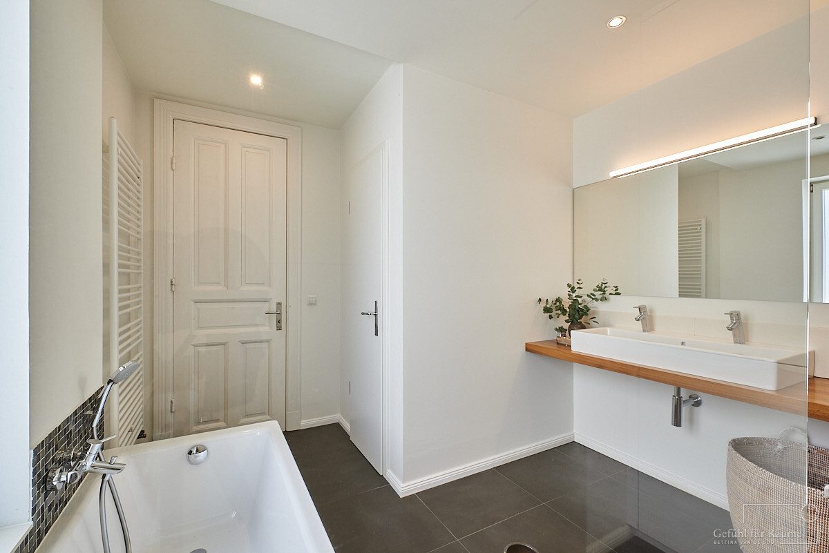 Additional separate toilet within the full bathroom