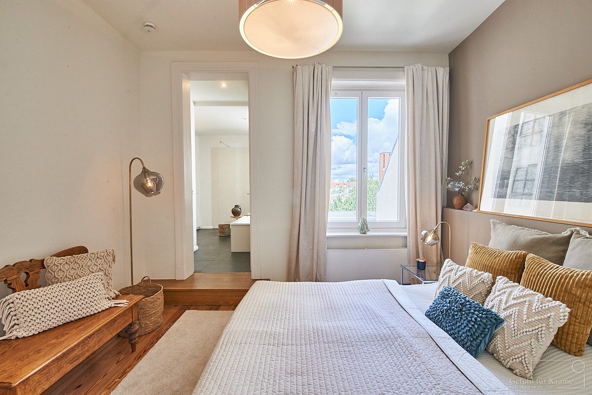 Bedroom with en suite bathroom