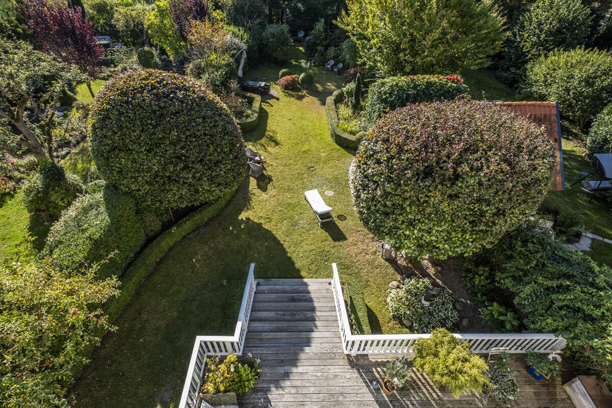 View from the second floor into the garden