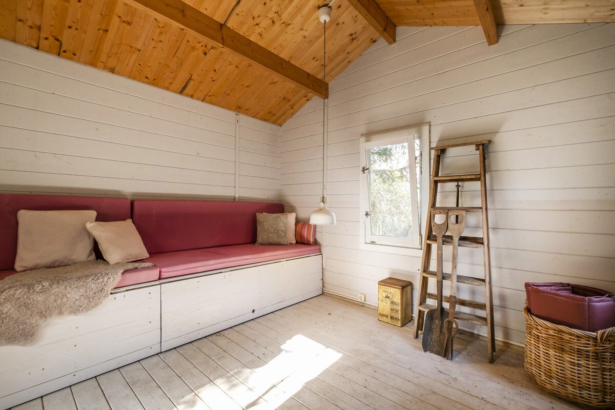 Summer house at the end of the plot