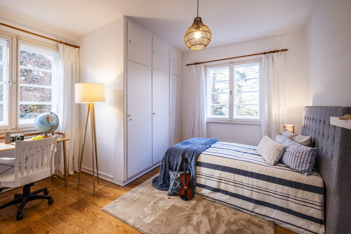Atmospheric teenager's or children's room