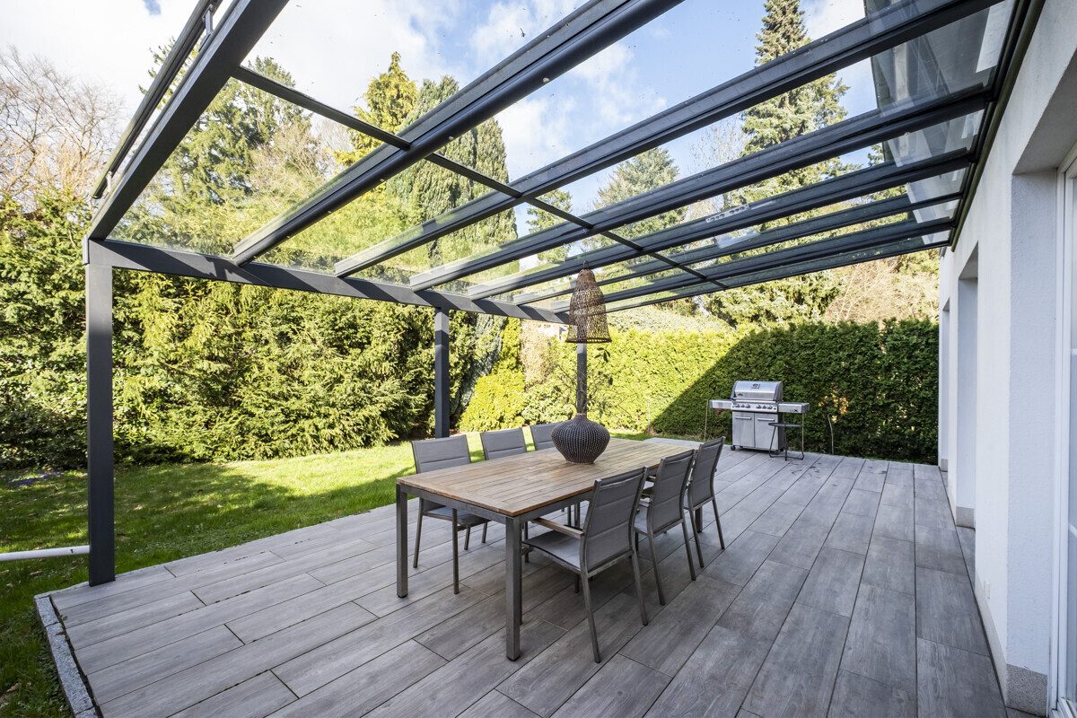 großzügige Terrasse