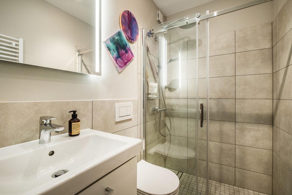 Gäste-WC /Duschbad im vorderen Bereich der Wohnung